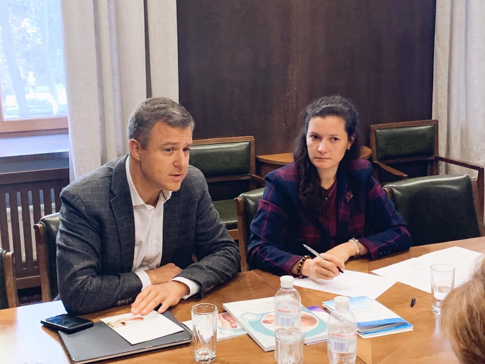 Фото до новини «Робоча зустріч президента Асоціації та провідних фахівців у сфері неонатології з Міністром охорони здоров’я України»
