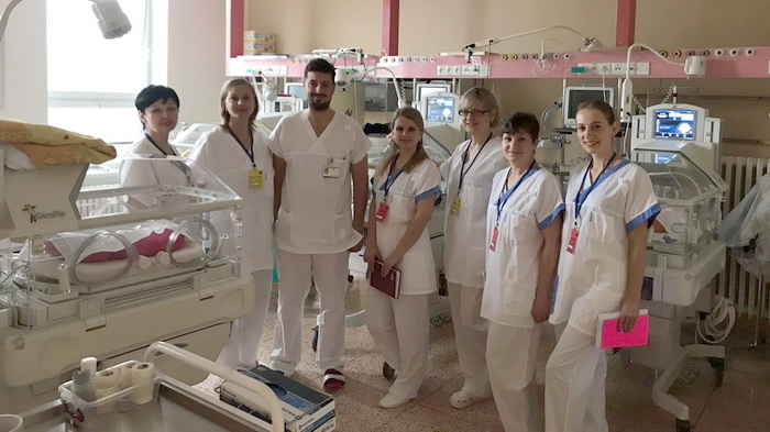 Фото до новини «Стажування українських неонатологів в Чеській республіці»
